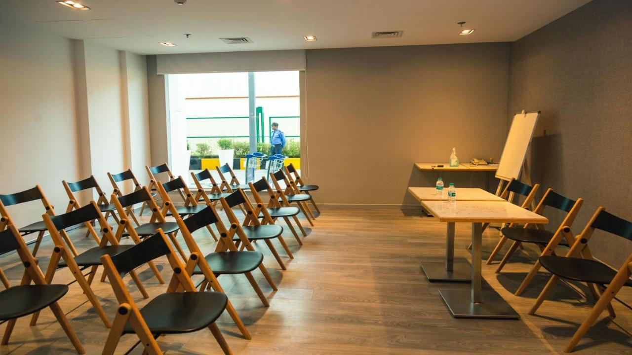 Holiday Inn Express Bengaluru Whitefield Itpl By Ihg Ngoại thất bức ảnh
